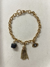 Load image into Gallery viewer, Golden Tassel Eye Charms
